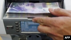 SHBA, ultimatum Zvicrës të japë informacione për llogari bankare të amerikanëve