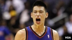 Penampilan memukau pemain guard Jeremy Lin bagi New York Knicks, menjadikannya populer di Asia dan Amerika.