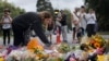 Víctimas de disparos en Nueva Zelanda relatan el horror, lloran los fallecidos
