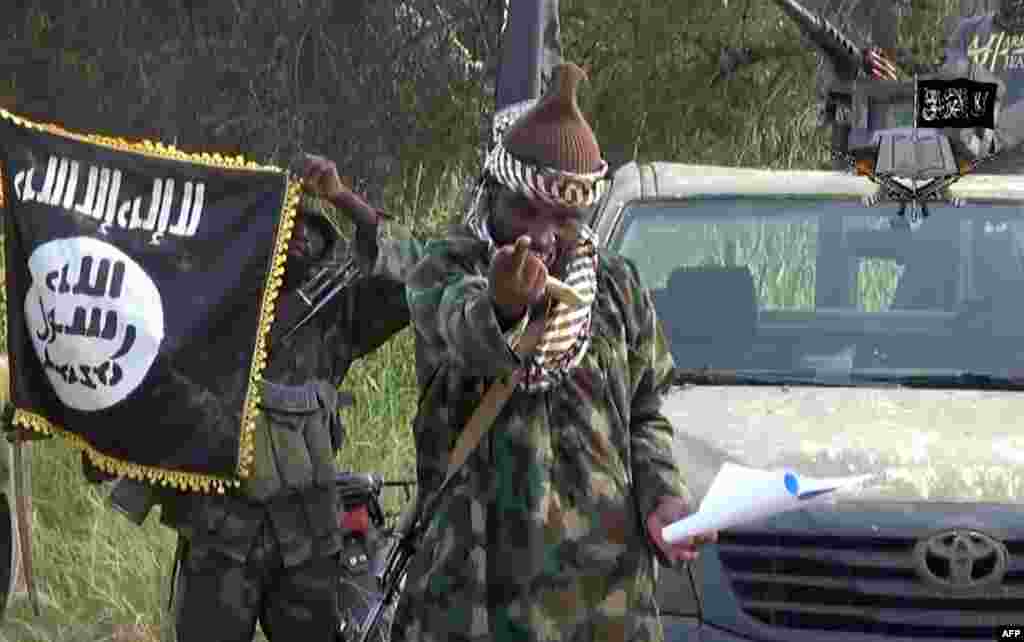 Abubakar Shekau, chef du mouvement extrémiste islamiste Boko Haram, dit qu&rsquo;il n&rsquo;est pas mort et déclare avoir créé un califat dans le Nord du Nigéria, dans une vidéo dont l&rsquo;AFP a obtenu une copie. 