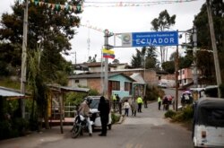 La frontera entre Ecuador y Colombia está controlado por militares del lado ecuatoriano, al igual que por autoridades de salud.