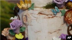 کیک شبیه تنه درخت همساز با تم جنگل و طبیعت ۲۰۱۷