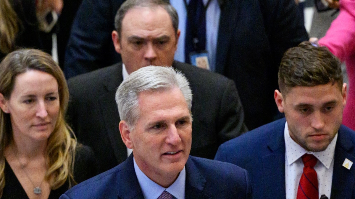 House speaker updates: McCarthy positions himself as de facto leader