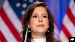 Elise Stefanik, nominada como embajadora ante ONU, participa en una reunión republicana el 13 de noviembre de 2024, en Washington.