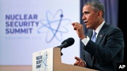 “La persona que hizo las declaraciones no sabe mucho acerca de la política exterior, la política nuclear, la península de Corea o el mundo en general”, dijo Obama