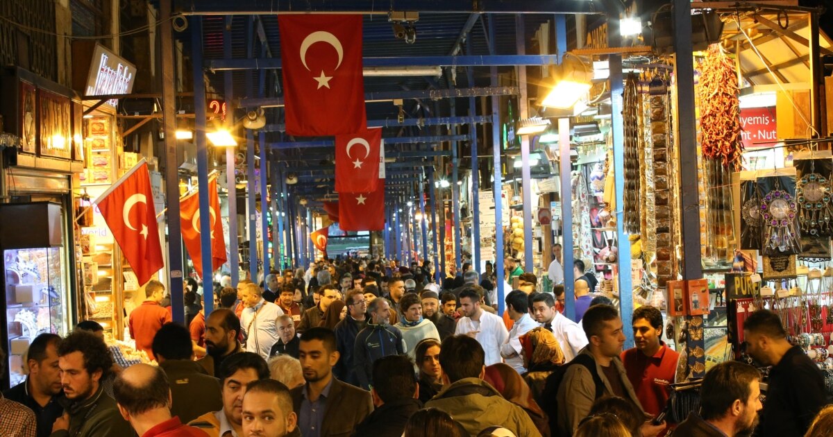 Seksi xizmatchi porno onlayn