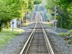 Rail-tracks at Shepherdstown, West Virginia (Jamie Dettmer/VOA)