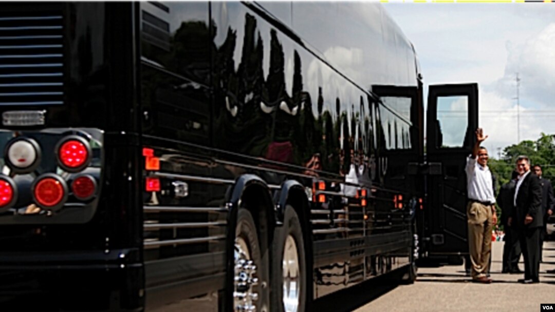 'Bus Force One' atau bis kepresidenan yang digunakan Obama yang berharga sekitar 1,1 juta dolar AS. Secret Service membeli dua buah bis seperti ini.