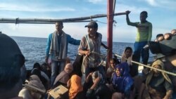 အင်ဒိုနီးရှား Aceh ကမ်းစပ်နားရောက် ရိုဟင်ဂျာဒုက္ခသည်လှေ ကမ်းကပ်ခွင့်ရဖို့ စောင့်ဆိုင်းနေ