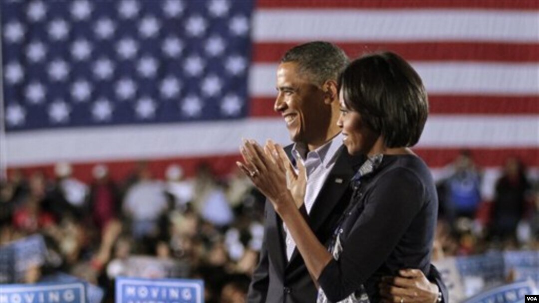 Presiden Obama dan Michelle Obama saat melakukan kampanye untuk menggalang dukungan pendukung Demokrat bagi pemilu sela 2 November mendatang.