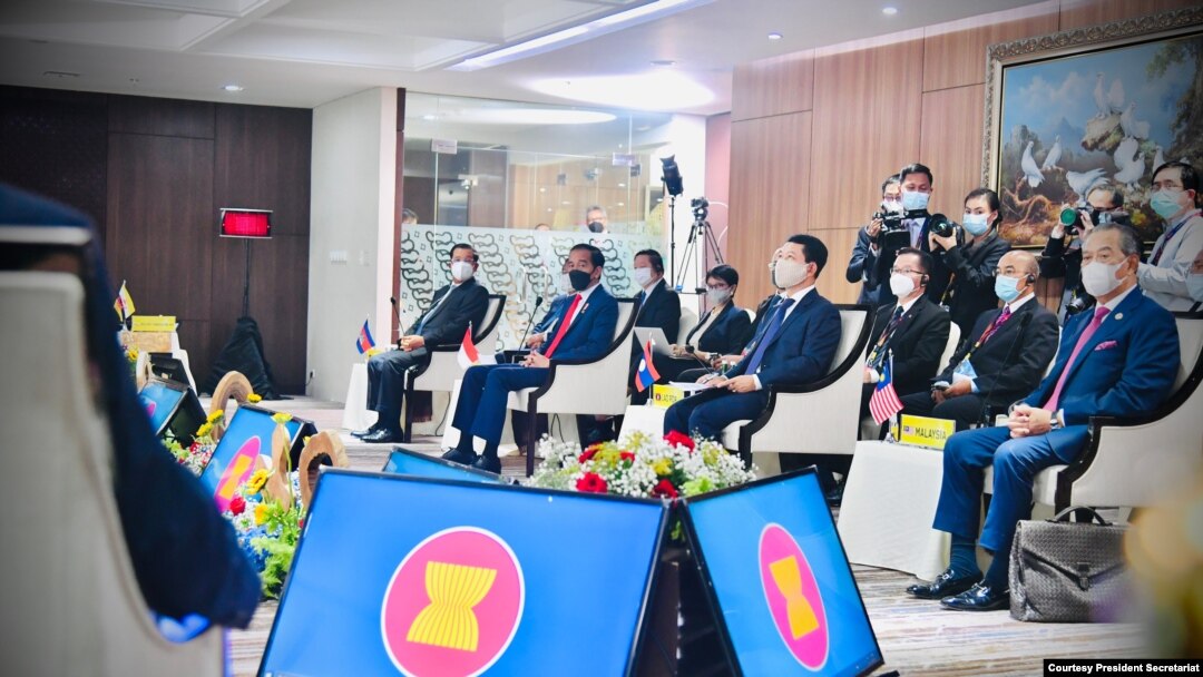 Leaders of the Association of Southeast Asian Nations (ASEAN) meet in Jakarta, Indonesia, April 24, 2021, in the first coordinated international effort to ease the crisis in Myanmar. (Courtesy President Secretariat)