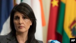 L'ambassadeur américain aux Nations Unies, Nikki Haley, s'adresse aux journalistes, au siège des Nations Unies, 2 janvier 2018. 