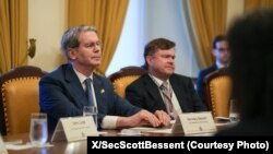 د امریکا د خزانې وزیر، سکاټ بیسنټ