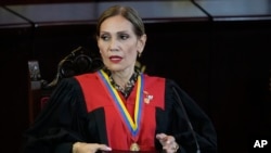 Caryslia Rodríguez, presidenta del Tribunal Supremo de Justicia y de la Sala Electoral, habla en Caracas el 22 de agosto de 2024. La funcionaria fue sancionada este jueves por Estados Unidos.