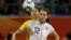 El equipo de fútbol de la selección estadounidense en plena faena. 
