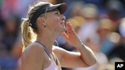 Maria Sharapova, akan mempertahankan gelar tungga puteri Perancis Terbuka melawan Serena William hari Sabtu 8/6 (foto: dok). 