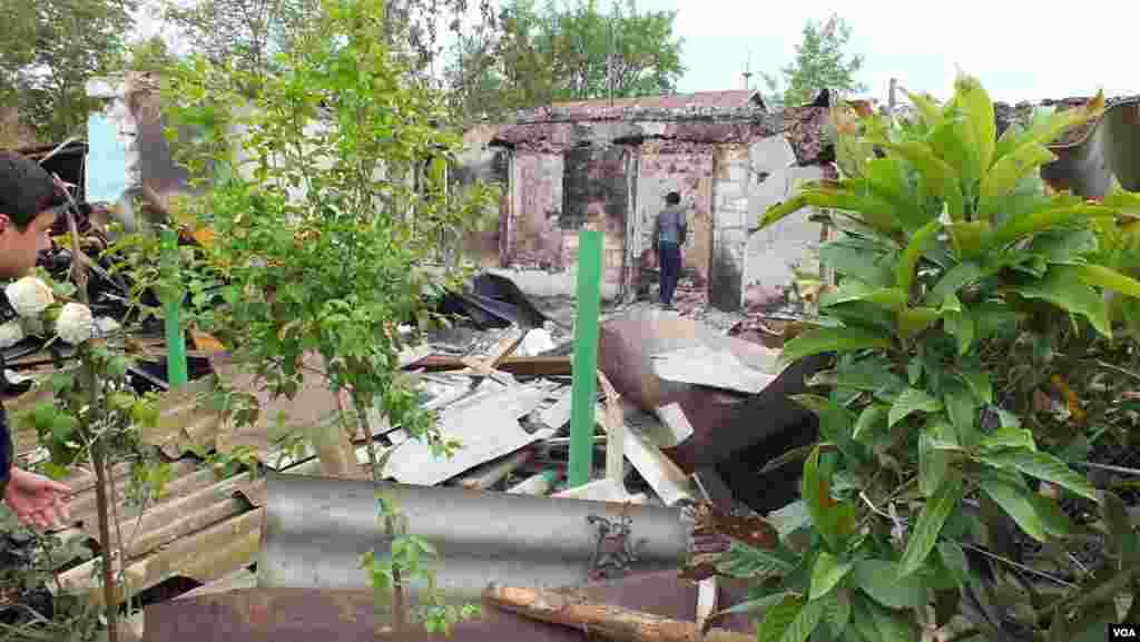 Police officers use pepper spray towards counter-demonstrators during a white nationalist-led rally marking the one year anniversary of the 2017 Charlottesville &lsquo;Unite the Right&rsquo; protests, in Washington, Aug. 12, 2018.