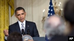 سه‌رۆک ئۆباما: قه‌زافی ده‌بێت ده‌ستبه‌رداری پـۆسته‌که‌ی بـبێت