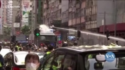 У Гонконгу набирають обертів протести. Відео