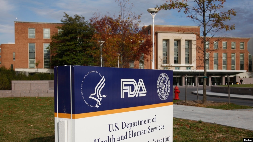 Kantor Pusat Badan Obat-obatan dan Makanan AS atau FDA di Silver Spring, Maryland. FDA menyetujui obat leukemia yang dikembangkan oleh Celgene Corp. dan Agios untuk pasien-pasien Leukemia Myeloid Akut. (Foto:dok)