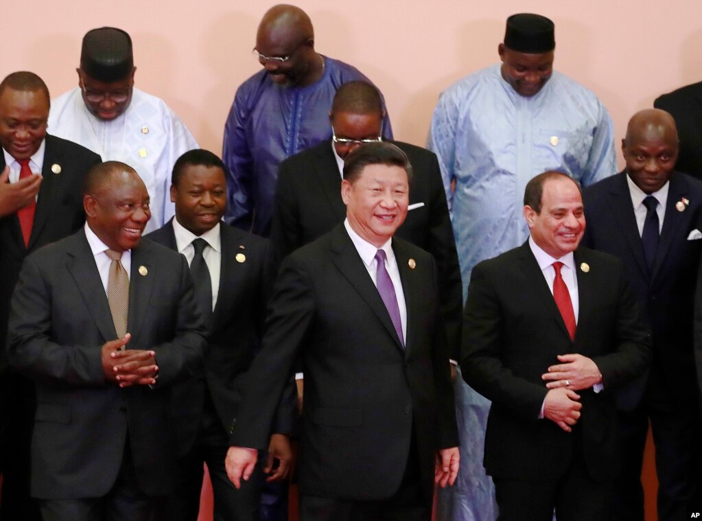 资料照：中共领导人习近平和非洲各国领导人在中非合作论坛北京峰会上。(2018年9月3日)(photo:VOA)