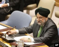 Hardeep Singh Puri, President of the Security Council for August 2011 and Permanent Representative of India to the UN, reads the presidential statement condemning Syrian authorities for the widespread violations of human rights, 03 Aug 2011