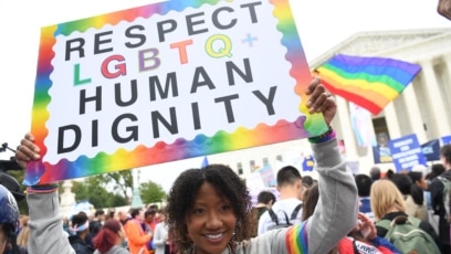 Biểu tình ủng hộ quyền của những người LGBTQ tại Tối cao Pháp viện Mỹ.
