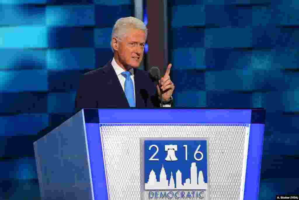 President Bill Clinton brought delegates to their feet with an impassioned appeal on behalf of his wife on the second night of the Democratic National Convention in Philadelphia, July 26, 2016. (A. Shaker/VOA)