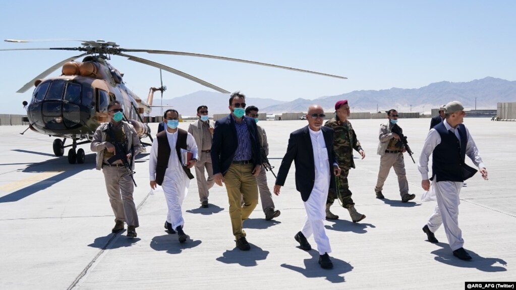 افغان صدر نے صوبہ خوست میں نئے ایئرپورٹ کے افتتاح کے بعد عمائدین سے خطاب بھی کیا۔