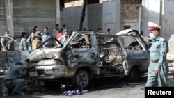 喀布尔警方在爆炸攻击现场（2021年6月12日）