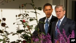 Колишні президенти США Барак Обама і Джордж Буш-молодший