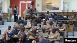 军事专家在巴马科讨论如何收复马里北部(2012年10月30日)