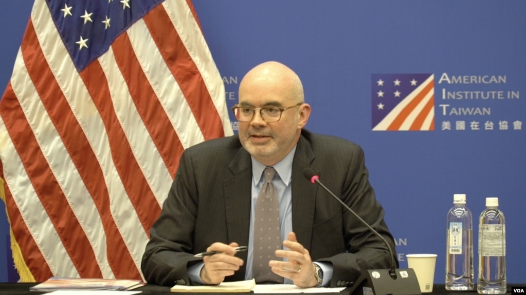 资料照片：AIT处长谷立言(Raymond Greene)2024年9月4日召开上任以来的第一场记者会。