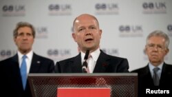 Menlu Inggris William Hague berbicara pada konferensi Menlu G8 Foreign di London yang berakhir hari ini (11/4).