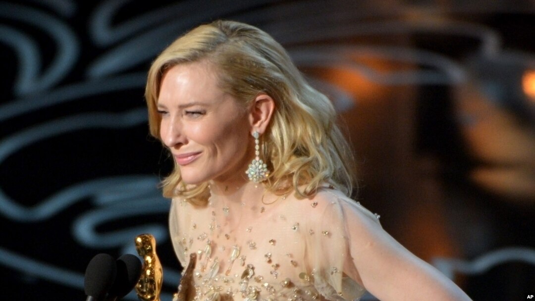 Cate Blanchett acepta el Oscar a Mejor Actriz por su papel en "Blue Jasmine". Teatro Dolby, Los Angeles. Marzo 2, 2014. AP.