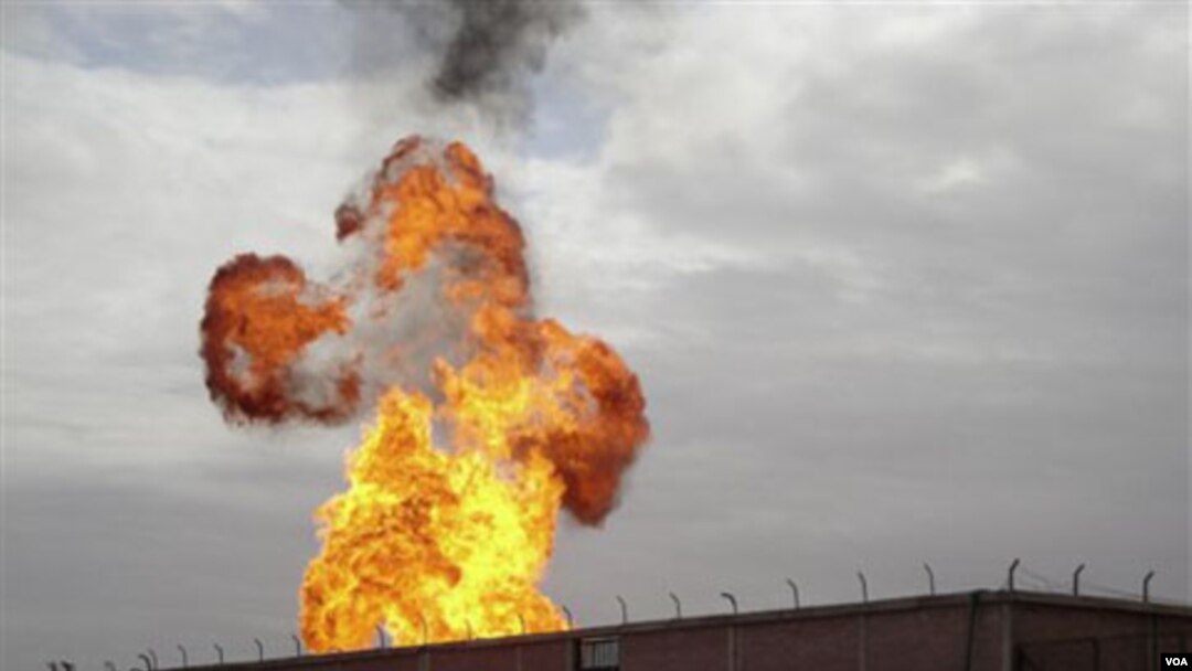 Ledakan terjadi di kawasan pipa gas di Semenanjung Sinai, Mesir utara akibat serangan kelompok bersenjata (foto: dok).