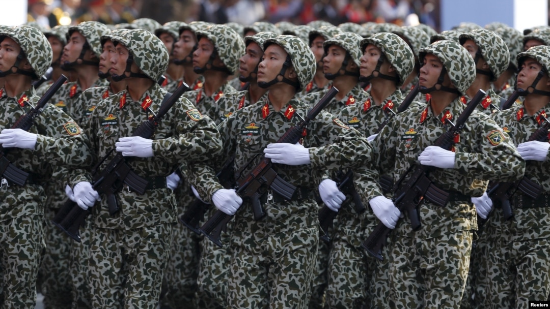 Một cuộc duyệt binh nhân ngày 30 tháng Tư tại thành phố Hồ Chí Minh năm 2015.