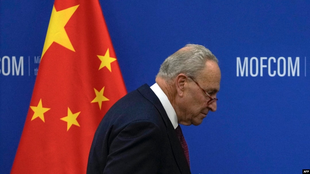 El líder de la mayoría demócrata del Senado, Chuck Schumer, mantuvo reuniones bilaterales este lunes con el presidente de China, Xi Jinping, y con funcionarios de su gobierno para tratar la agenda bilateral entre las dos potencias.