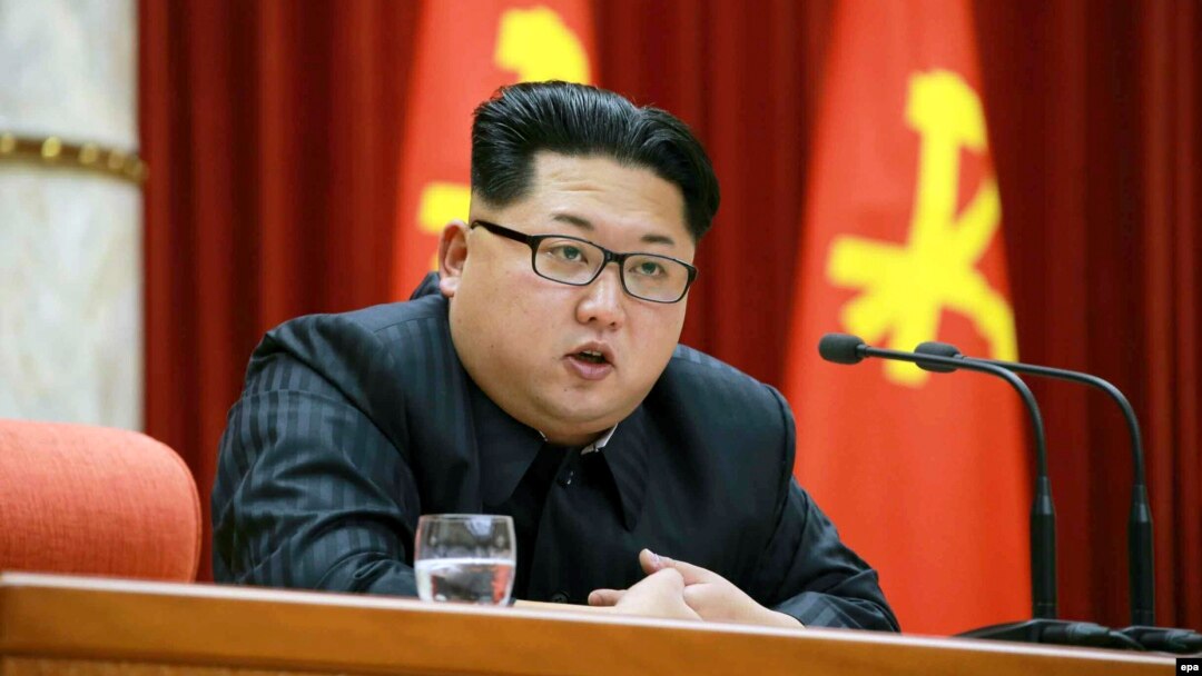 Nhà lãnh đạo Bắc Triều Tiên Kim Jong Un nói chuyện tại phiên họp Ủy ban Trung ương Đảng Công nhân Triều Tiên ngày 12/1/2016.