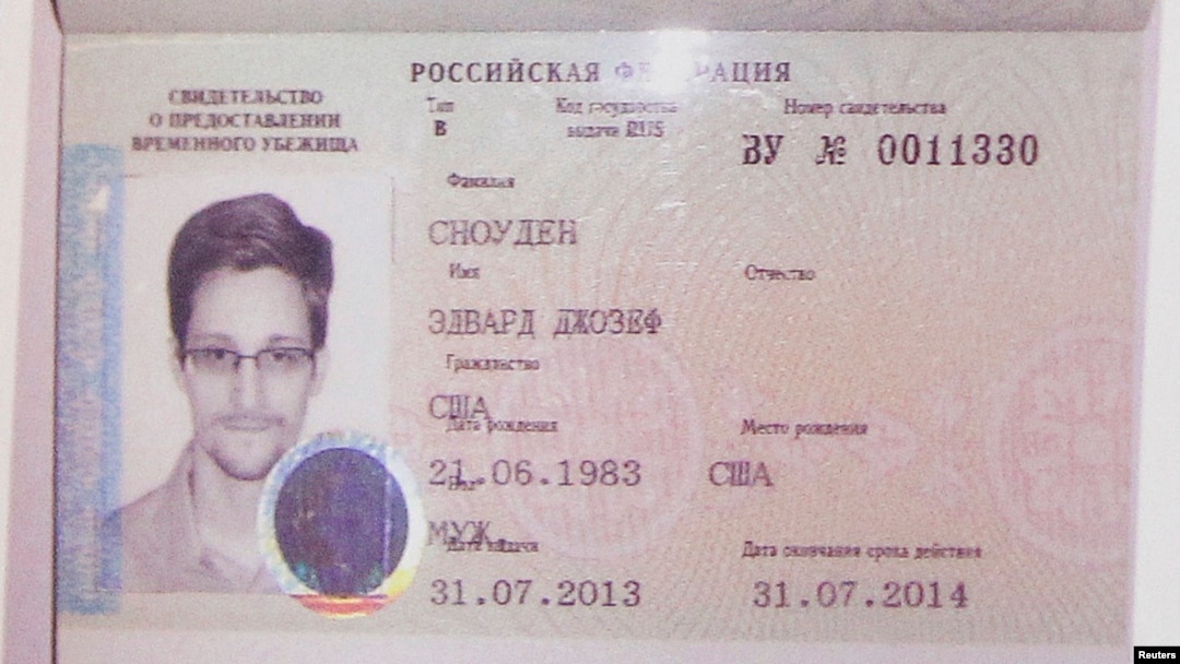 Dokumen suaka dari Rusia bagi mantan kontraktor intelijen AS, Edward Snowden.