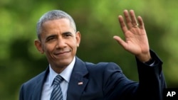 آقای اوباما در حیاط کاخ سفید