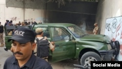 د پولیس مشر په وینا ابتدايي معلومات دا دي چې د پوځ په ګاډي ډزې شوي او ادارو د پېښې پلټنې پېل کړي دي .