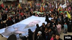 Kurdên Qamişlo di salvegera girtina Ocalan li kolanan in