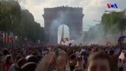 Paris'te Kupa Sevinci