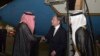 Menteri Luar Negeri AS Antony Blinken disambut oleh pejabat Arab Saudi setiba di Jeddah, Selasa 6 Juni 2023. 
