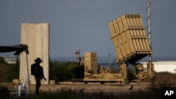 2022年8月7日以色列南部阿什凱隆部署用於攔截火箭的“鐵穹”防禦系統 。