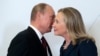 Американский политтехнолог: Клинтон может разговаривать с Путиным на равных