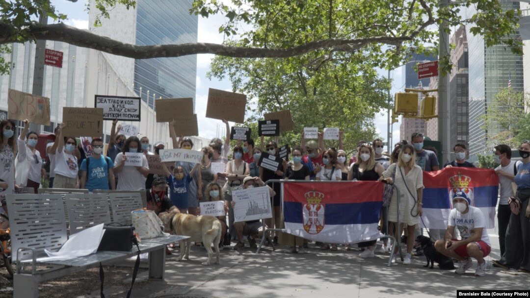 Protest srpske dijasapore ispred zgrade UN u Njujorku (Foto: Branislav Bala)