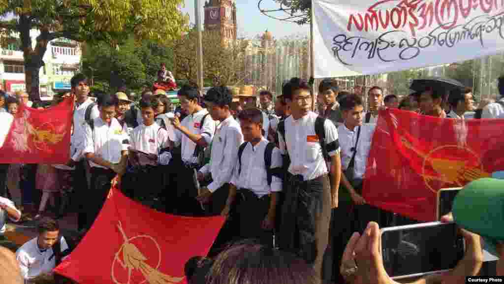 မတ္လ ၅ရက္ လက္ပတ္နီအၾကမ္းဖက္ႏွိမ္ႏွင္းမႈ ႏွစ္ပတ္လည္ေန႔(သတင္းဓာတ္ပံု-Photo Credit to မသဥၨာခိုင္ ( ၈၈မ်ိဳးဆက္ ၿငိမ္းခ်မ္းေရးနဲ႔ ပြင့္လင္း လူ႔အဖြဲ႔အစည္း)