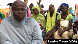 Roukiatou Sow, présidente d’une association féminine d’une trentaine de femmes, à Dori, le 7 octobre 2019 (VOA/Lamine Traoré)